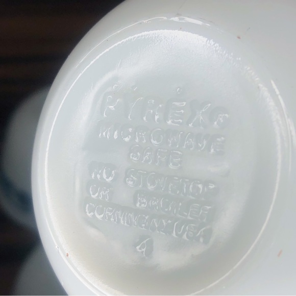 Vintage Pyrex Old Town Blue (Corelle) by CORNING 4 Flat Bottom Coffee/Tea Cups - Picture 8 of 8